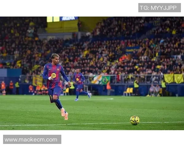 足球巨星因伤缺阵 新赛季前景堪忧 球迷期待他早日回归赛场